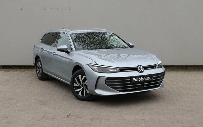 Volkswagen Passat cena 192790 przebieg: 8, rok produkcji 2024 z Olsztyn małe 301